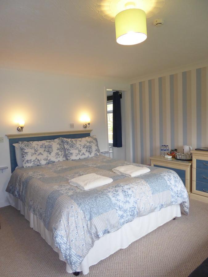 Neuadd Wen Guest House Carmarthen Extérieur photo