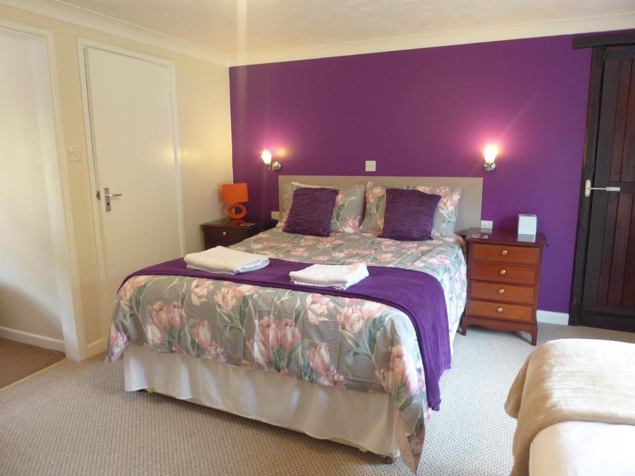 Neuadd Wen Guest House Carmarthen Extérieur photo